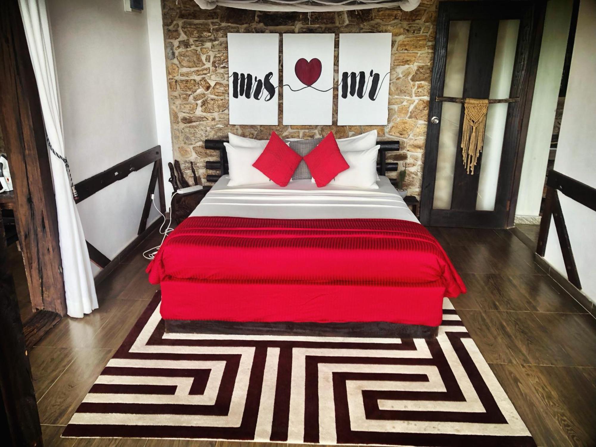 Romance In Ella Exterior foto